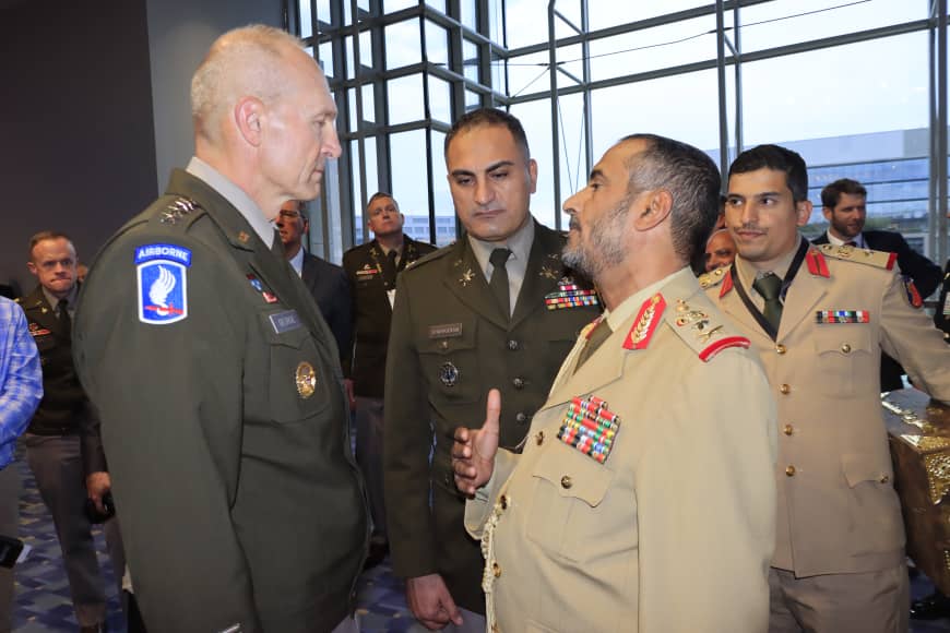بالصورة..الولايات المتحدة تقوم بتكليف هذه الشخصية اليمنية الموالية لها بتأمين الملاحة في البحر الأحمر وخليج عدن وبحر العرب