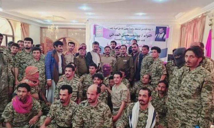 بالصور .. وصول كتيبة كاملة من قوات  طارق ’’ بالساحل بمركباتهم القتالية والعادية وعتادهم وأسلحتهم ’’ إلى صنعاء..