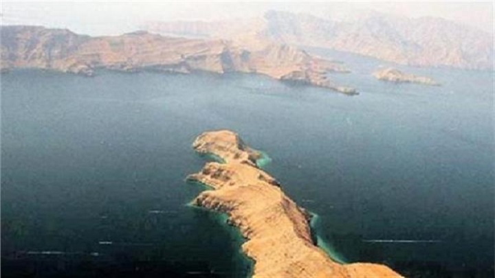 محادثات عسكرية سرية لأمريكا و بريطانيا في البحرين حول هرمز