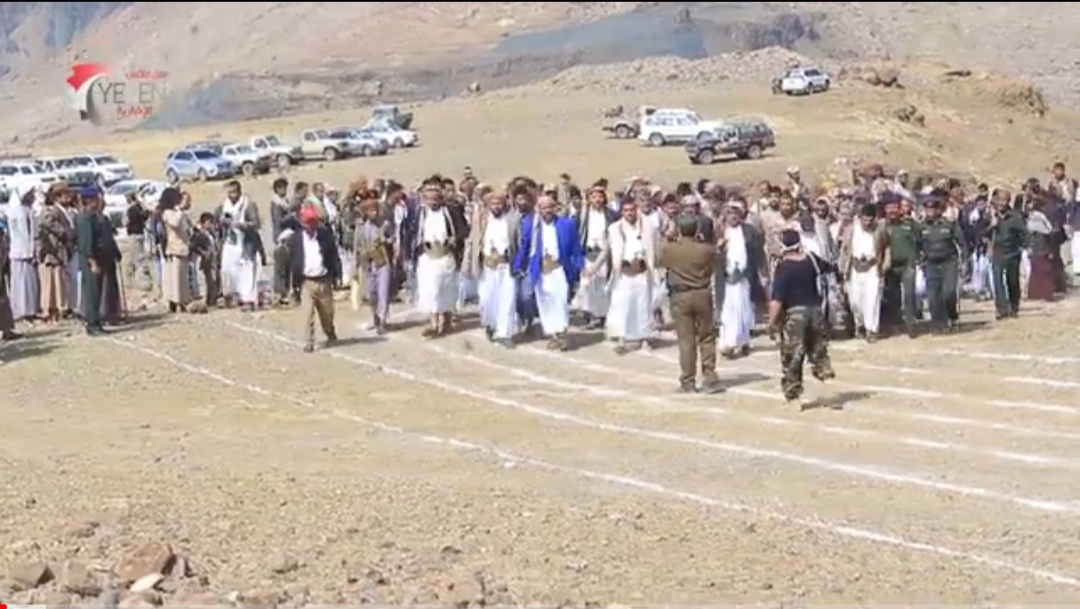 شاهد بالفيديو ابناء مديريتي مسور وثلاء يدشنون فعالية المولد النبوي الشريف بطريقه غير مسبوقه تحمل سخط وغضب وشجاعة غير مسبوقه