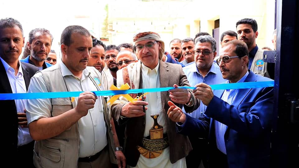 وزير الاقتصاد يدشن مختبرات فحص المواد والاجهزه الكهربائية والطاقة المتجددة في الهيئة اليمنية للمواصفات والمقاييس