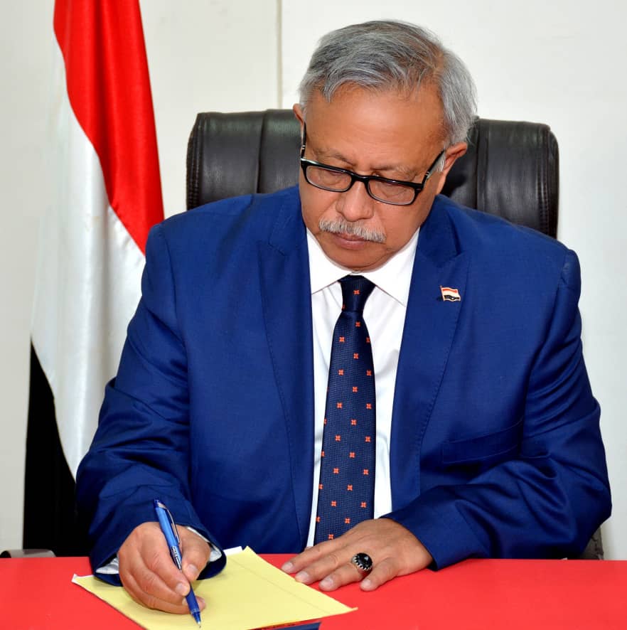 الجُمهوريَّةُ الإسلاميَّةُ في إيرانَ على طريقِ النَّصرِ الاستراتيجيّ ضدَّ المشروعِ الصُّهيونيّ الغربيّ؛ كونُها وريثةَ تاريخِها الإنسانيّ الإمبراطوريّ.