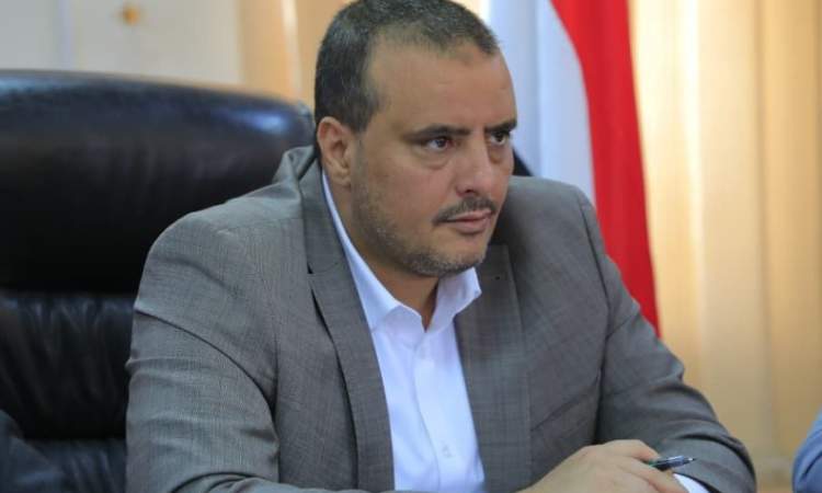 القائم بأعمال وزير الإقتصاد والصناعة والإستثمار يعزي الرئيس المشاط بوفاة والدته