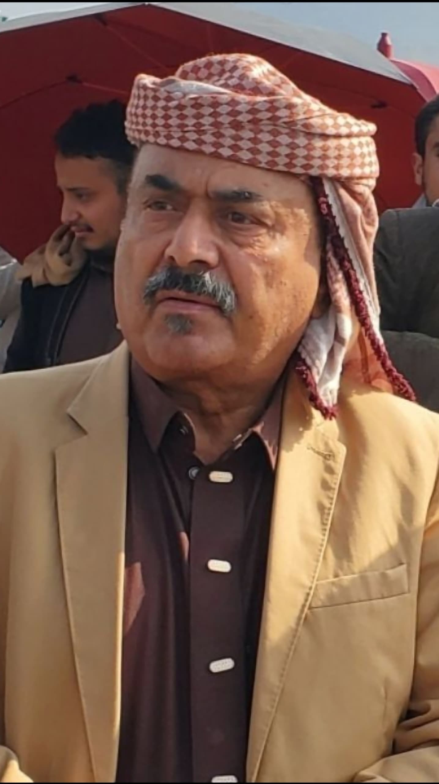 محافظ شبوة اللواء عوض العولقي: الشهيد علي الخامنئي ورفاقه الشهداء قدموا النموذج المشرف للقادة المؤمنين وبذلوا حياتهم من أجل مواجهة الطغيان والانتصار لقضايا الأمة