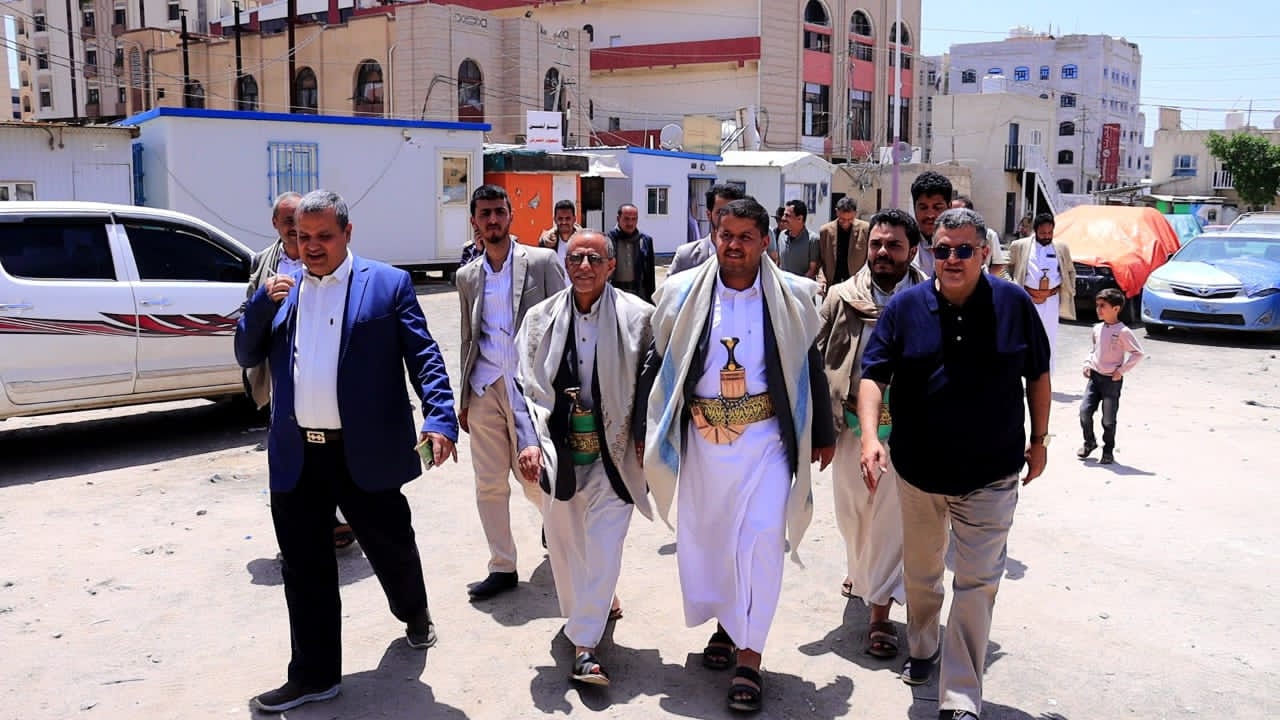 مدير هيئة المواصفات والمقاييس يتفقد الإنضباط الوظيفي بالهيئة وفرعها بالأمانة ومركز صنعاء الرقابي