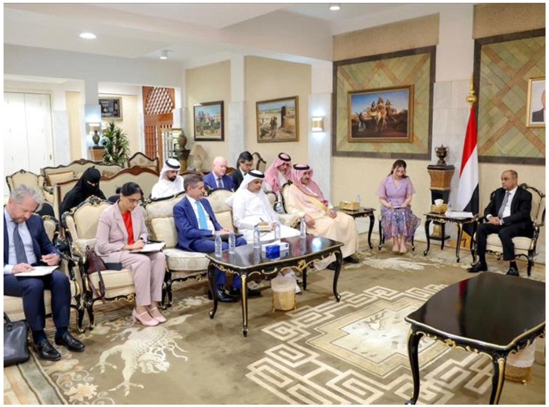 ترتيبات سعودية إمارتية نهائية نقل صلاحيات المجلس الرئاسي من لهذه الشخصية وإخراج أعضاءه إلى منافي إختيارية