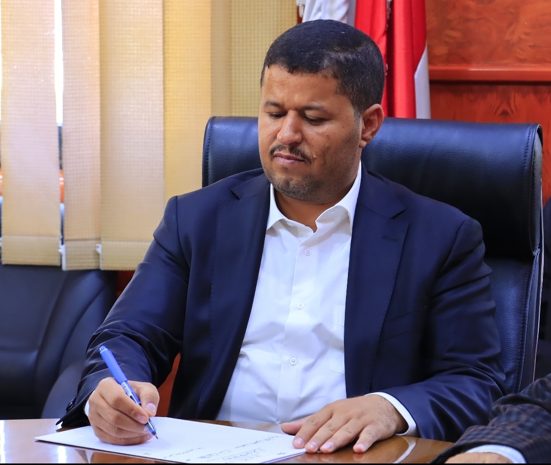 مدير عام هيئة المواصفات يهنئ قائد الثورة والرئيس المشاط بالعيد الوطني الـ22 من مايو