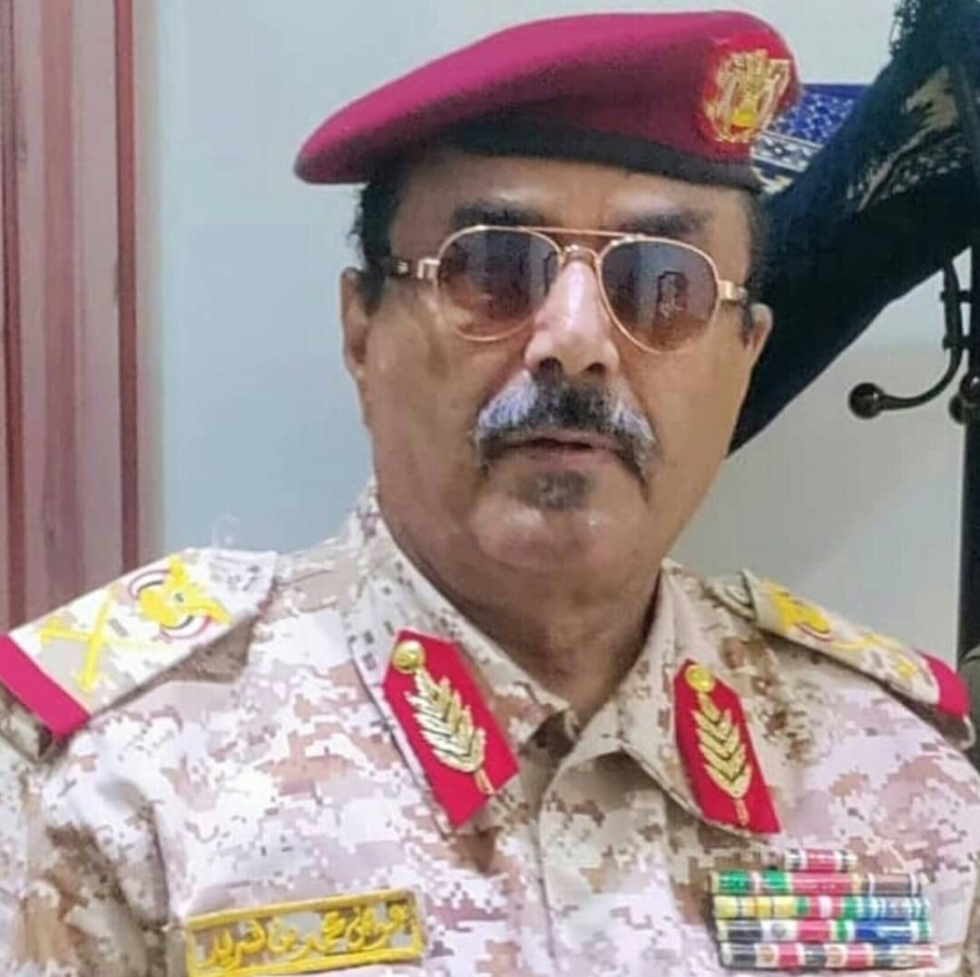 محافظ شبوة اللواء العولقي يهنئ قائد الثورة ورئيس المجلس السياسي الأعلى بالعيد ال62 ثورة ال 14 من اكتوبر المجيدة