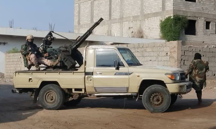 خبير عسكري يمني يفجر قنبلة مدوية ويكشف عن إمتلاكه دلائل قاطعة تشير إلى علاقة وثيقة بين هذين الطرفين في مأرب، الجوف، تعز، وادي حضرموت