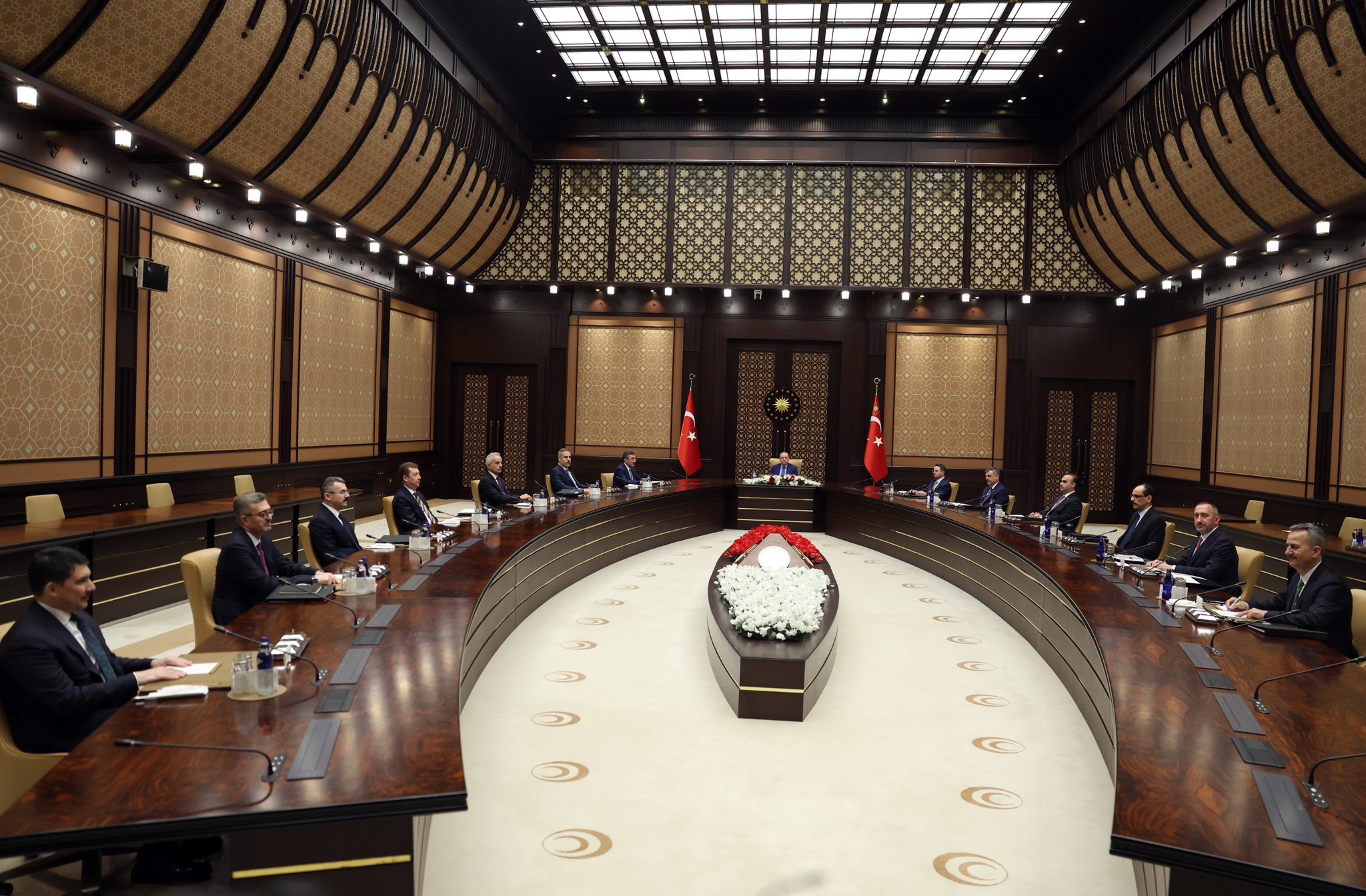 أردوغان يرأس اجتماع 