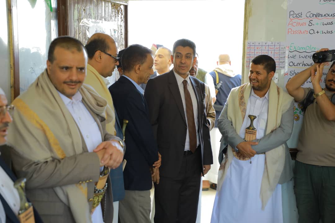 مدير عام هيئة المواصفات يشارك في تدشين العام الدراسي الجديد بمديرية شعوب بالعاصمة صنعاء