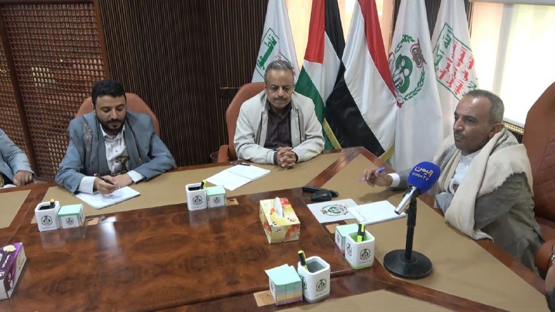 ظهور وزير الخدمة المدنية والتطوير الإداري بعد غارات استهدفت اجتماع حكومة صنعاء ..