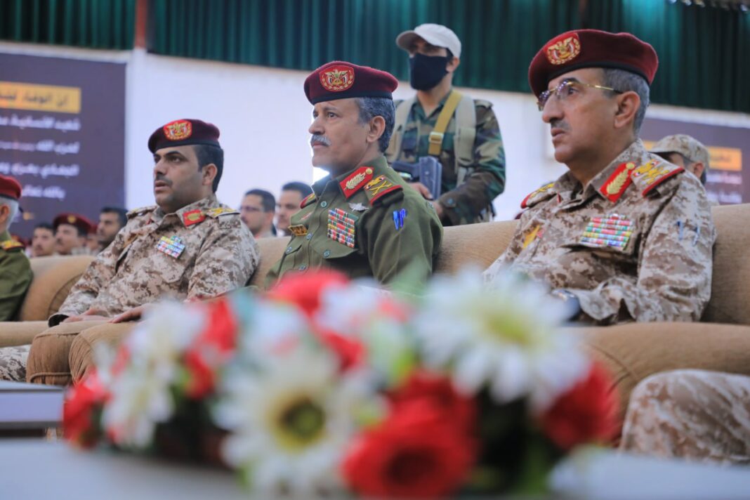 وزير الدفاع بحكومة التغيير والبناء بالعاصمة صنعاء يوجه رسائل نارية لتحالف العدوان ويحسم الجدل حول الجزر اليمنية المحتلة بتحذير أخير