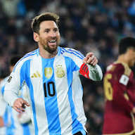 رقم قياسي عالمي جديد .. ميسي يتفوق على نيمار ويصبح 