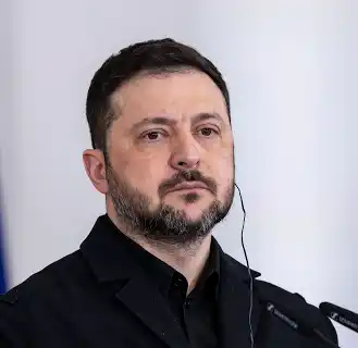 زينلسكي يفضح أمريكا ويكشف عن حصيلة مهولة لعدد صواريخ الباتريوت الاعتراضية التي استنفذها الجيش الامريكي في اول يوم من الحرب ضد إيران