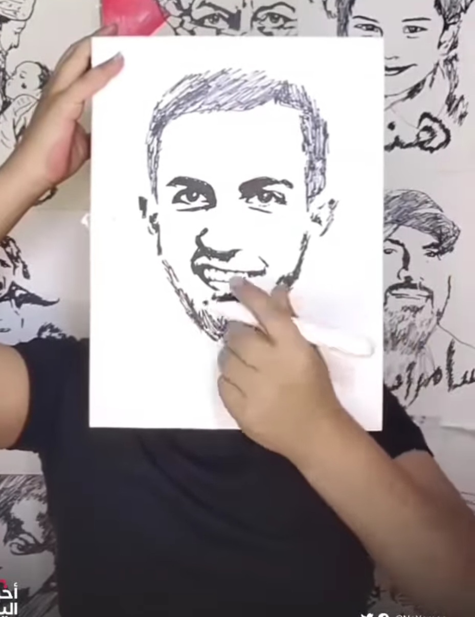 بدموعه قبل ريشته.. الفنان اليمني صدام الأديمي يرسم لوحة ابكت العالم .. صور