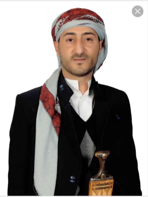 شاهد..عضو بمجلس النواب يجازف بنفسه وبسيارته بإنقاذ مواطن من الغرق في سواحل الحديدة وأسرة المواطن تقدم الشكر والتقدير لعضو البرلمان على الموقف البطولي والشجاع
