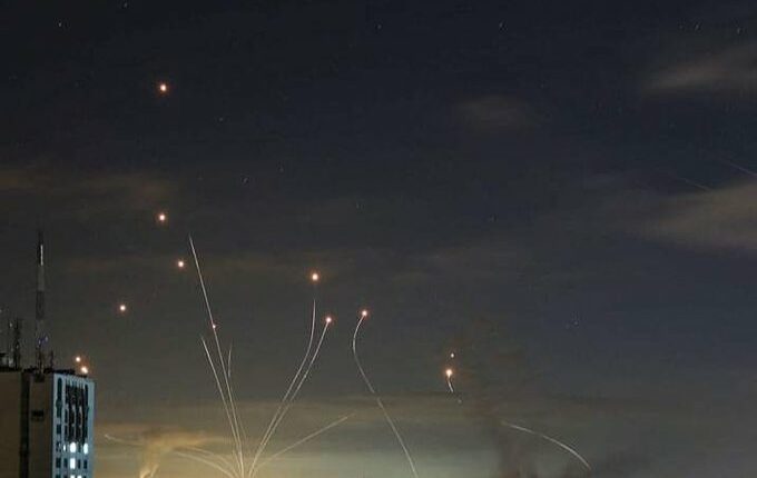 مستوطنين يكشفون عن حجم الكارثة في غمضة عين صواريخ ايران تحول احياء سكنية إلى ركام وإجراءات حكومية تعسفية تمارس ضدنا بعدم كشف عدد القتلى والجرحى والخسائر التي تخلفها تلك الضربات