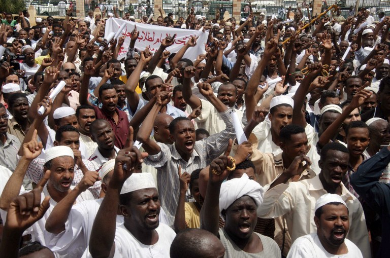 الشرطة السودانية تفرق بالغاز المسيل تظاهرة ضد رفع الأسعار
