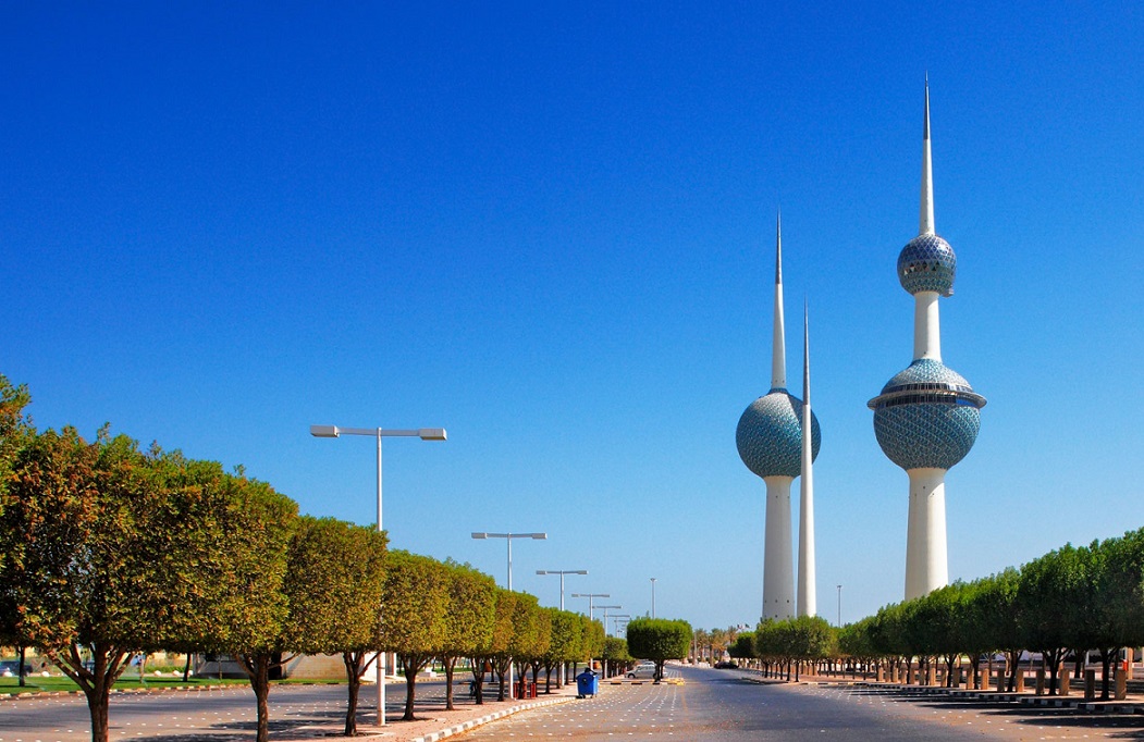 الكويت تبدأ إجراءات الإحلال والاستغناء عن الوافدين