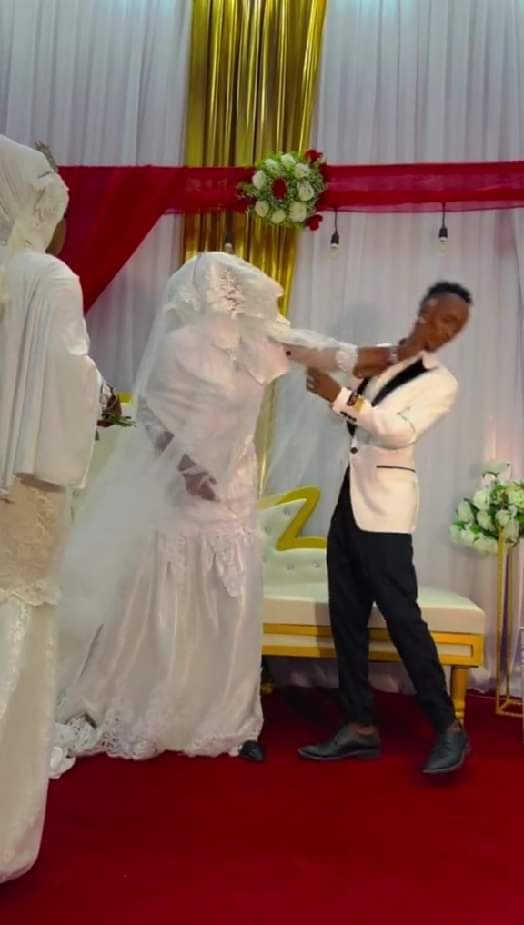بالفديو والصور .. شاب يتزوج فتاتين في ليلة واحدة وينشب خلافًا بينهن وصل إلى الضرب!