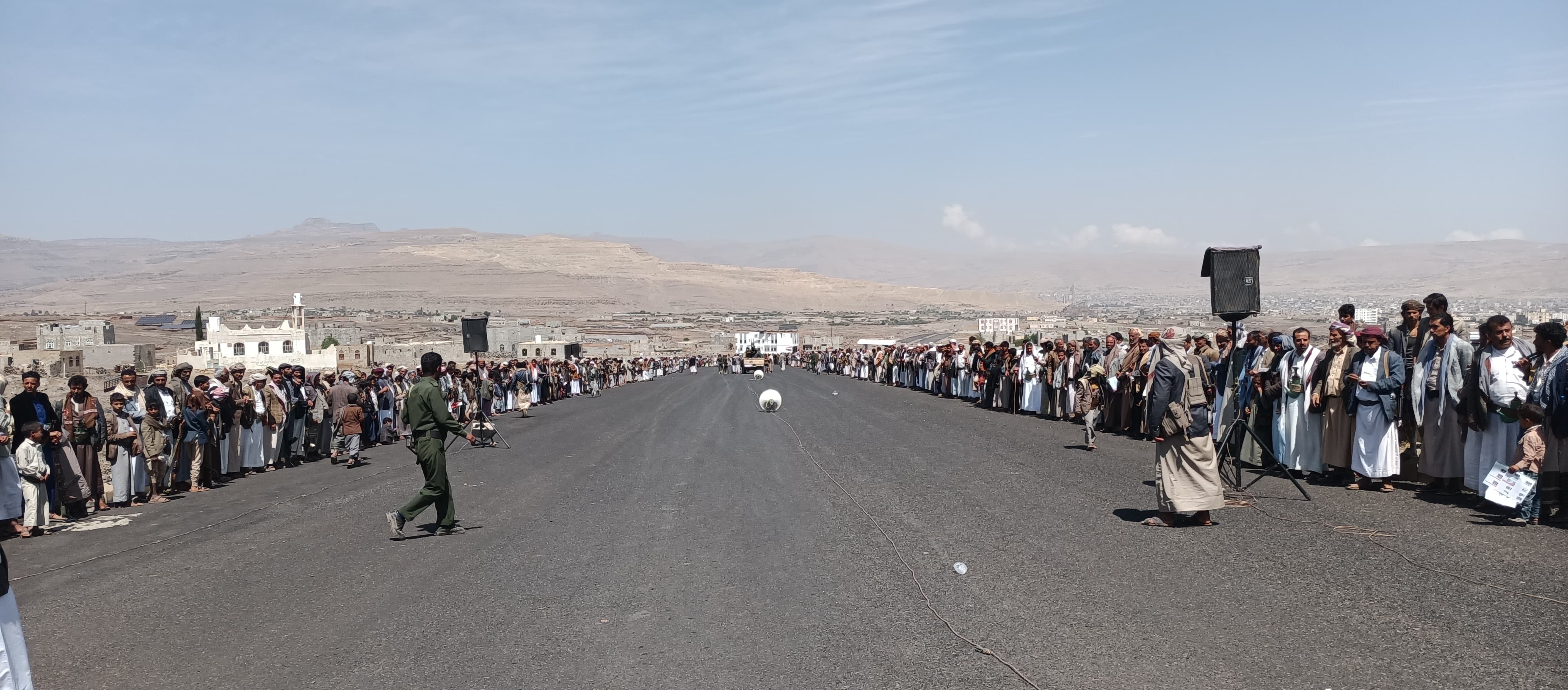 قبائل عيال سريح تدشن توقيع وثيقة الشرف القبلية وتعلن النفير العام لمواجهة العدوان الأمريكي على اليمن.
