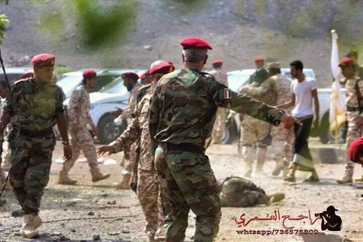 الطيران المسير يدق كتيبة عرض عسكري في عدن ( صور لاول مره تظهر جميع القتلى )