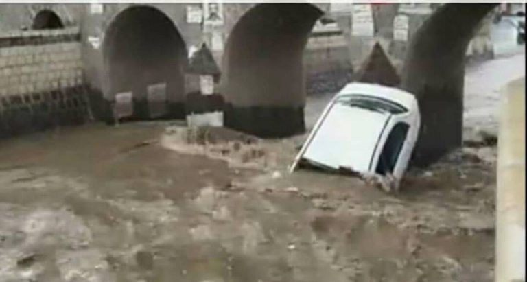 العاصمة صنعاء تعيش حالة رعب غير مسبوقة وهذا مايحدث 
