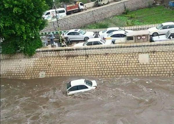 العاصمة صنعاء تعيش حالة رعب غير مسبوقة وهذا مايحدث 