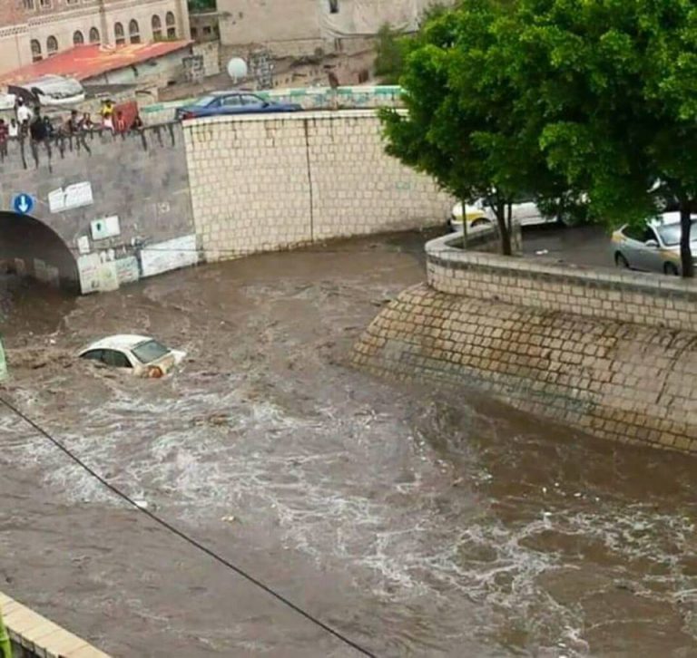 العاصمة صنعاء تعيش حالة رعب غير مسبوقة وهذا مايحدث 