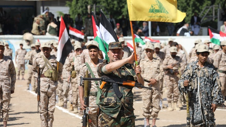 شاهد قوات عسكرية كبيرة تنتشر وتجوب الشوارع في العاصمة صنعاء ولهذا السبب الهام