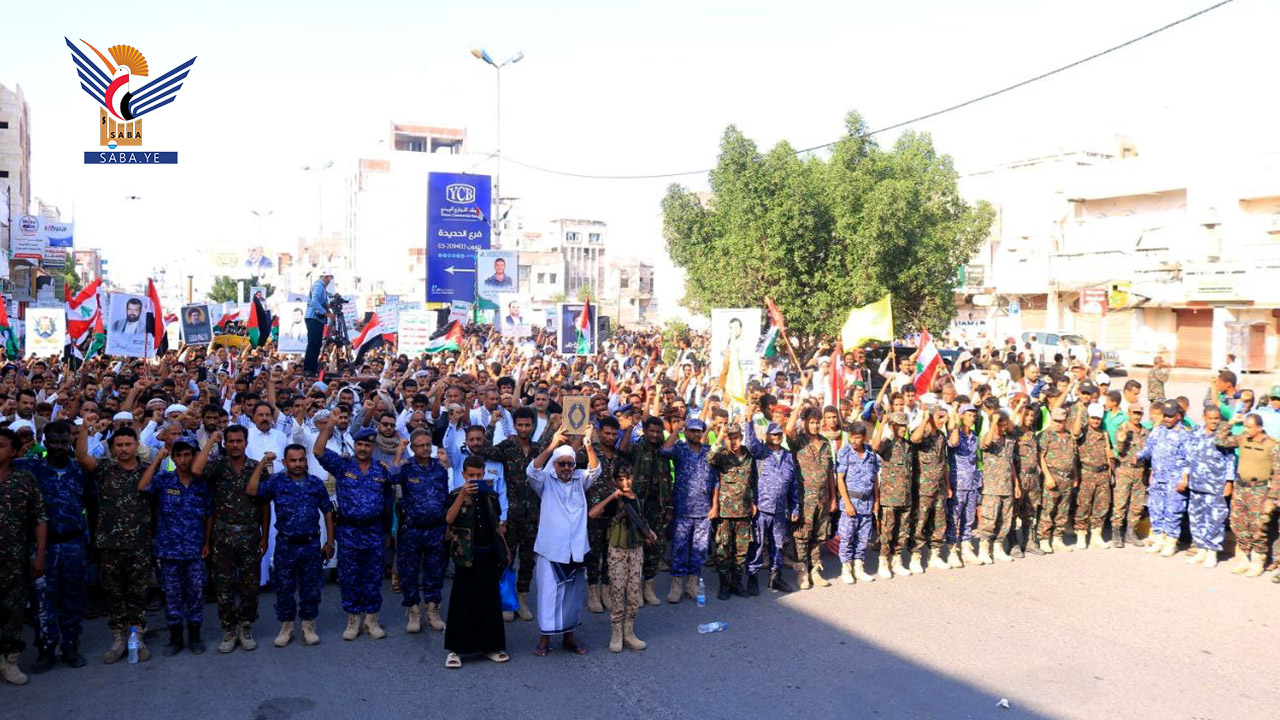 شاهد بالصور .. هذا ماحدث خلال الساعات القليلة الماضية في محافظة الحديدة وأبناءها يوجهون رسالة تحذيرية لكل المتربصين ويعلنون جهوزيتهم لمواجهة أي تهديدات أو تحركات مشبوهه