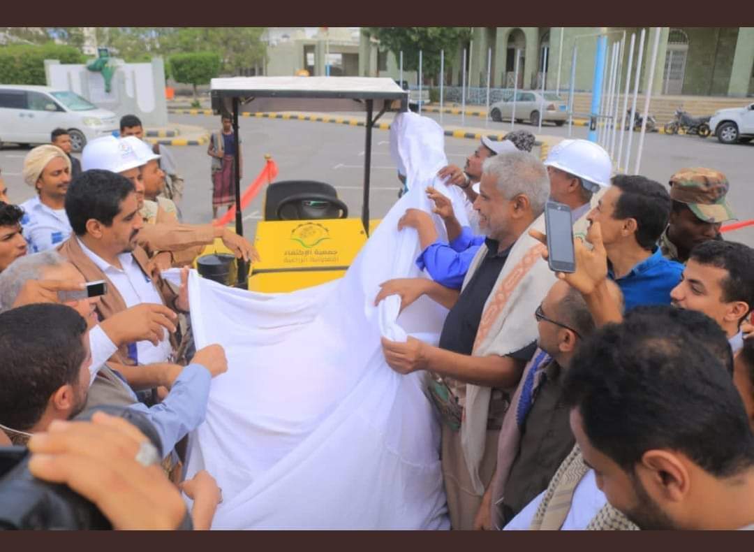 حدث هام جدا ..   إزاحة الستار عن أول سيارة زراعية بمحافظة الحديده  .. صور