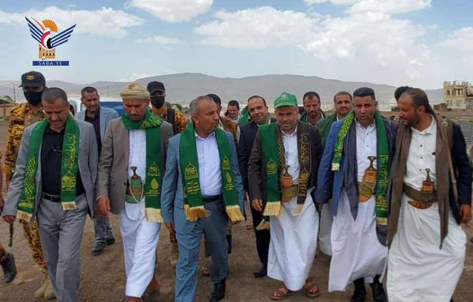وزيرا الخدمة المدنية والكهرباء ومحافظ عمران يطلعون على  تجهيز ساحة العروض