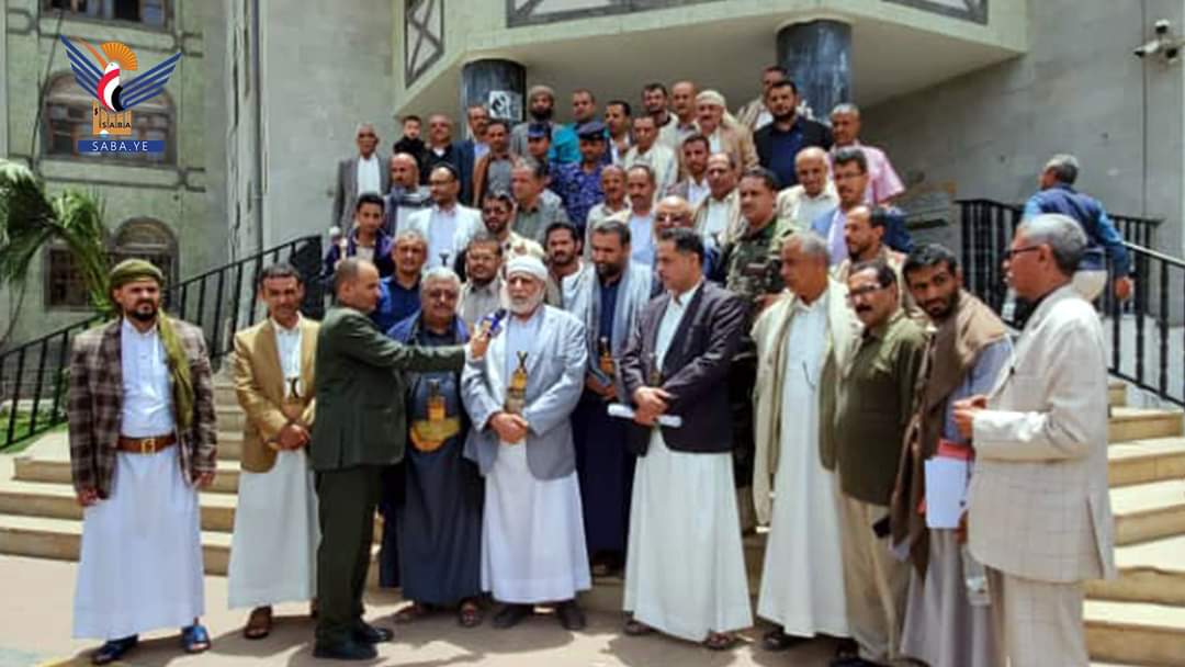 المؤيد يطلع على مستوى الانضباط في مصلحة الجمارك وشركتي النفط وكمران