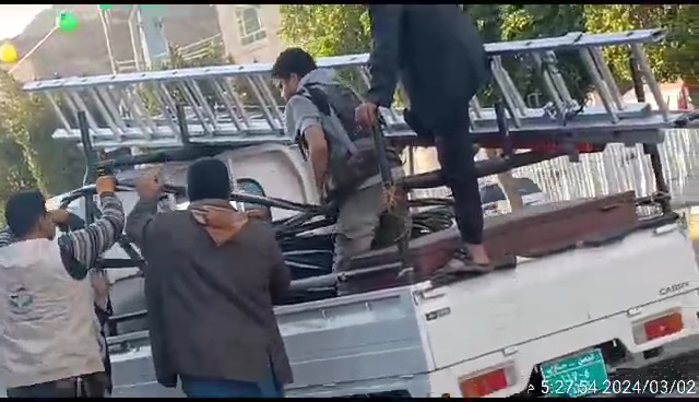 سخط جماهيري يجتاح حي الأصبحي بعد ظهور مفاجيء لمعين عبدالملك وعيدروس الزبيدي في قلب العاصمة صنعاء