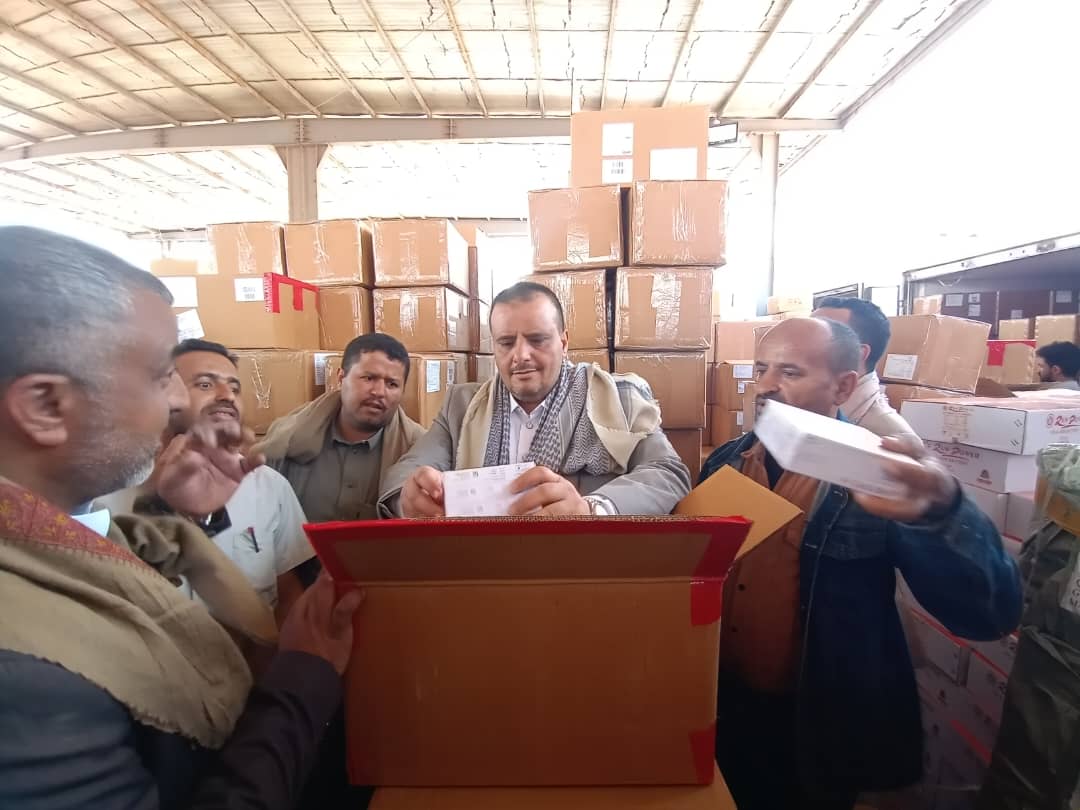 مدير عام هيئة المواصفات يتفقد مستوى الأداء وسير العمل في المركز الرقابي وفرع الهيئة بذمار