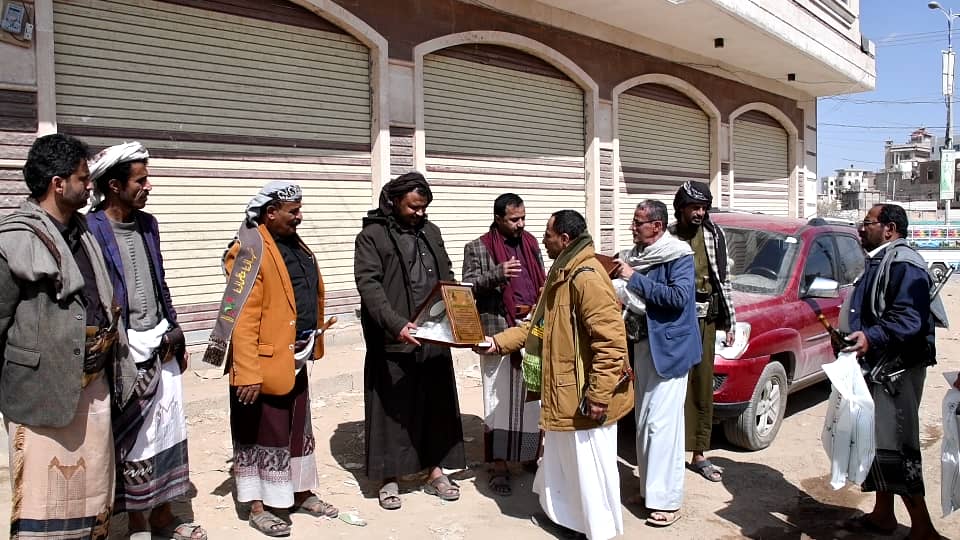 عدد من الوكلاء وقيادات السلطة المحلية والمكتب التنفيذي بشبوة يتفقدون اسر الشهداء من ابناء المحافظة في أمانة العاصمة ومحافظة صنعاء
