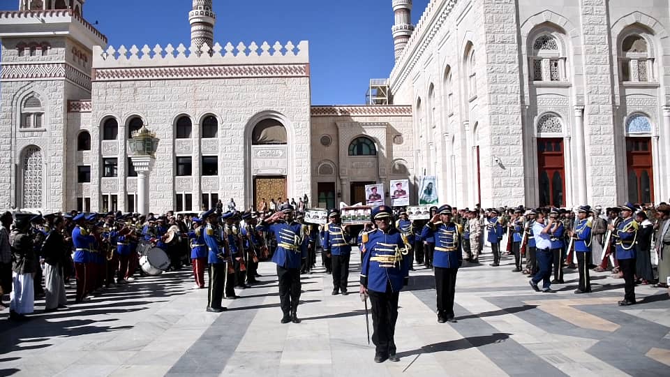 بحضور رئيس الوزراء وقيادات الدولة اليمن تشييع فقيدها المناضل اللواء علي محمد الطمبالة العولقي