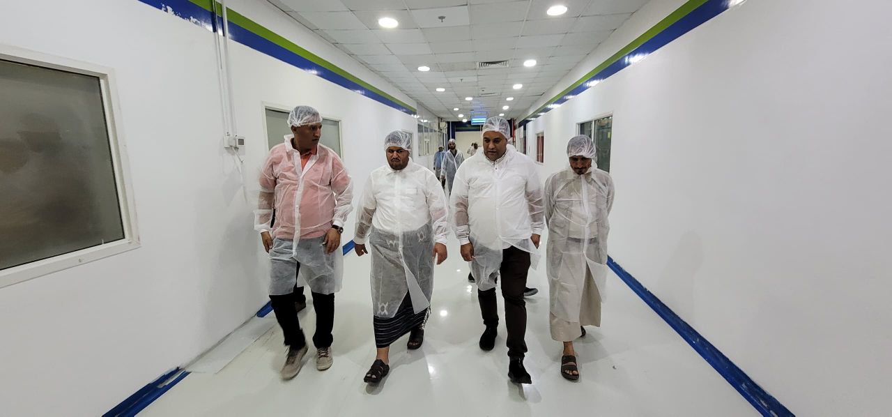 المدير العام لهيئة المواصفات يزور عدداً من المصانع بمحافظة الحديدة لتعزيز الشراكة وتطوير جودة الإنتاج