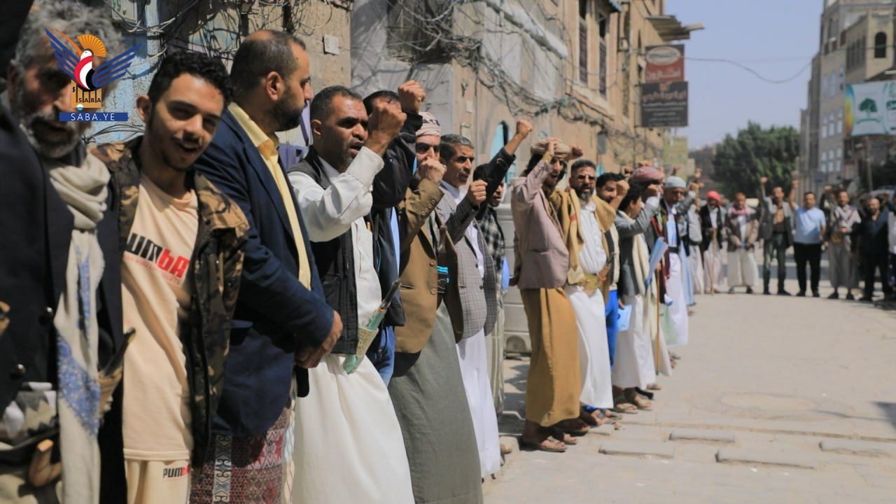 بالصور ...هذا ماحدث قبل قليل في حي التحرير بأمانة العاصمة صنعاء