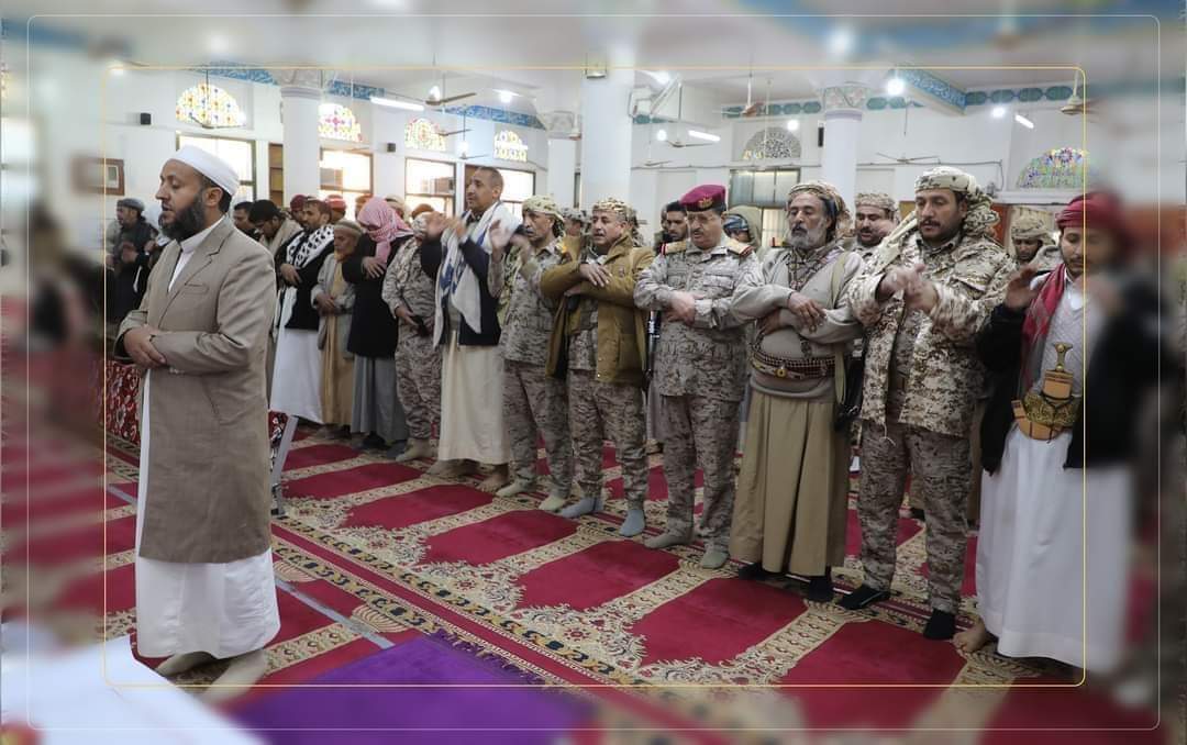 ورد الآن بالصور .. حكومة هادي تنعي رسميا قيادي كبير في وزارة الدفاع وتكشف عن مصير صغير بن عزيز في انفجار المنطقه العسكريه الثالثه ...