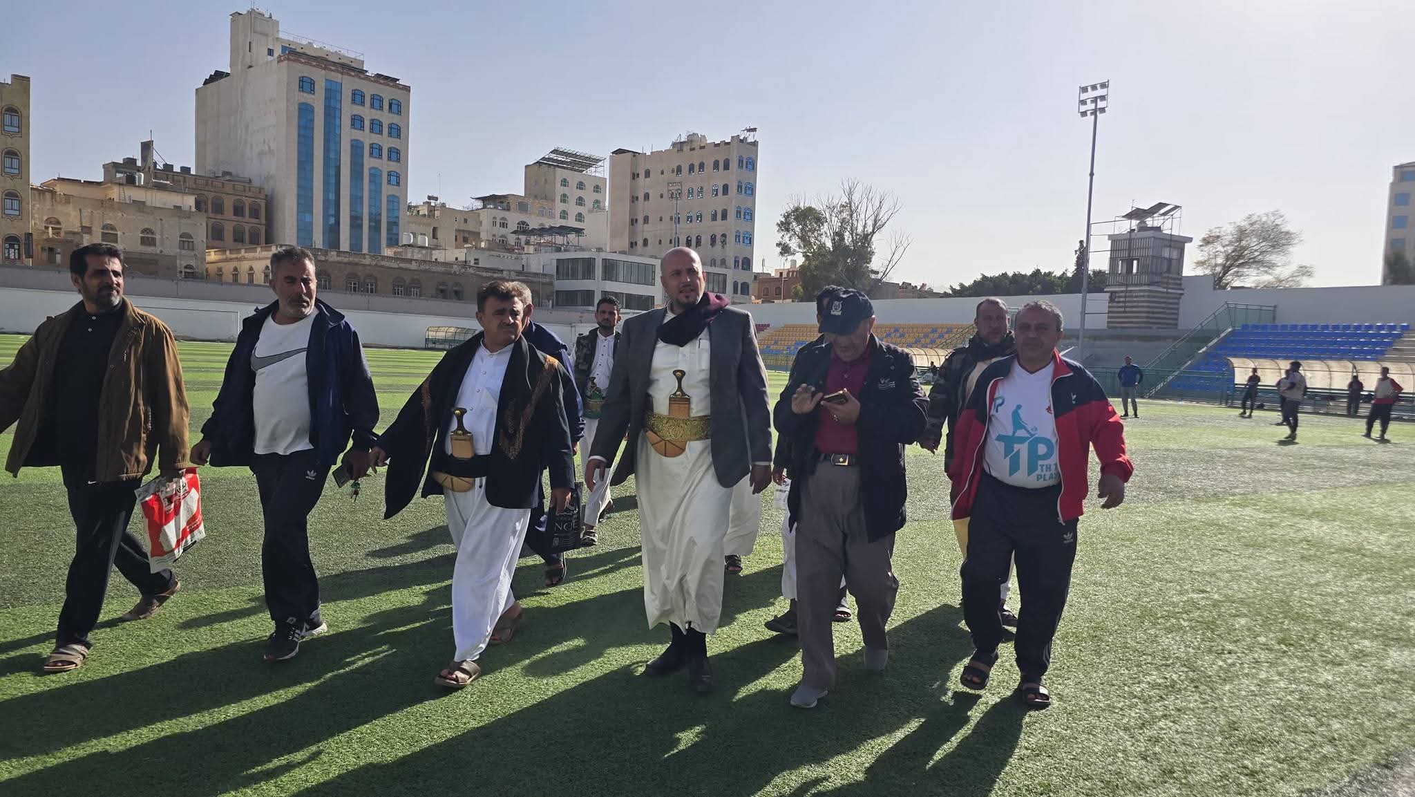 بالصور مع قرب شهر رمضان .. أمانة العاصمة تفتتح ملعب الظرافي بحلته الجديدة