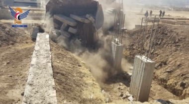 شاهد بالصور .. هدم عشرات المنازل بأمانه العاصمة صنعاء وضبط هذه الفئه من المواطنين .. تفاصيل