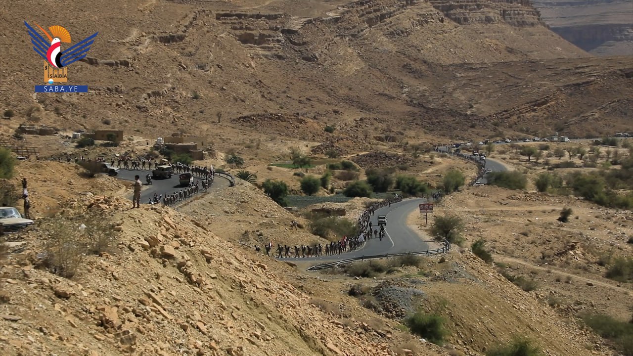 شاهد بالصور..من اليمن مايقارب من عشرة الف جندي مجهزين بالعده والعتاد يعلنون جهوزيتهم لمواجهة الكيان الصهيوني وتحرير الاراضي المحتله
