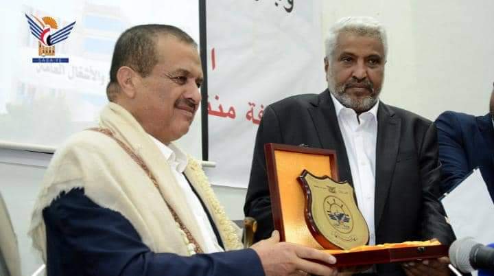 صنعاء : وزارة النقل والأشغال العامة تنظم حفل تكريم وتوديع للوزير السابق الدرة