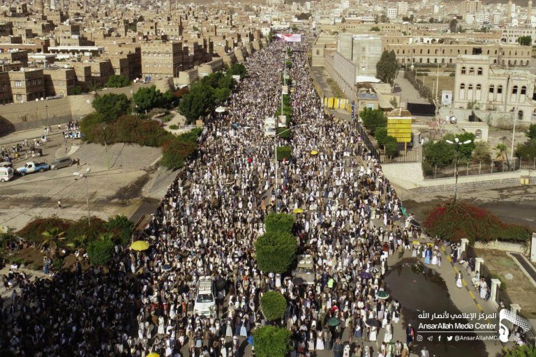مفاجأة كبرى ..  العدو يصحو من وهمه ليشاهد الرئيس صالح علي الصماد حي لم يمت ويظهر بشكل مفاجئ اليوم في هذه الأماكن