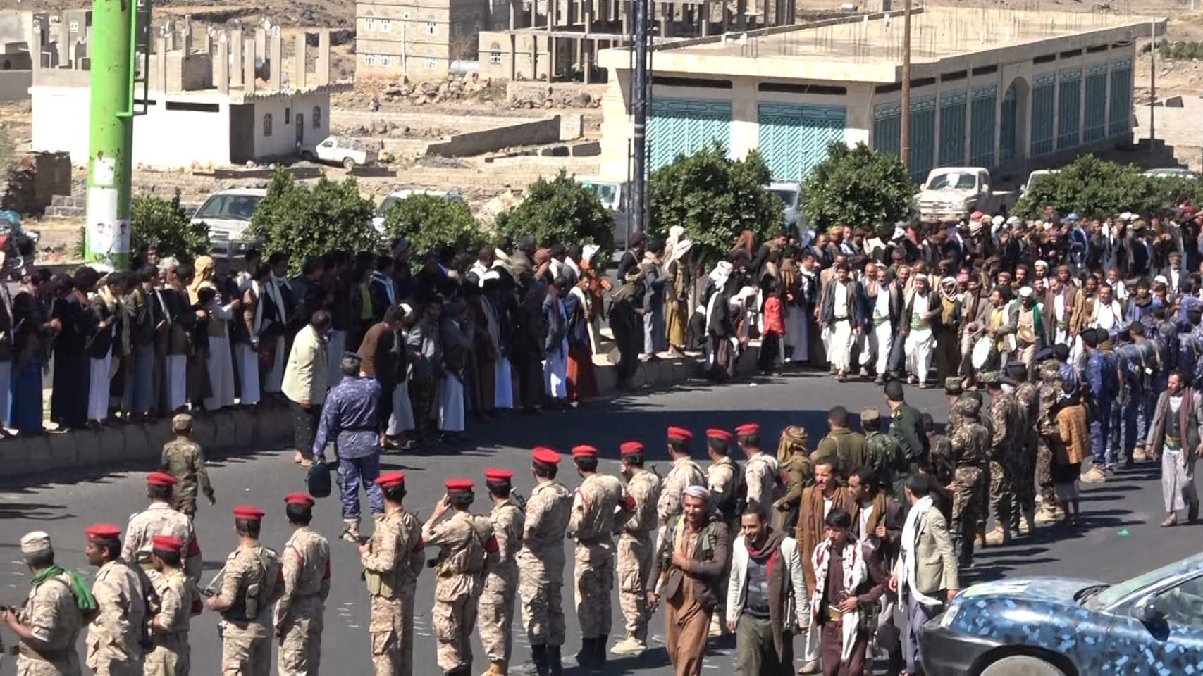 عمران : استقبال رسمي وشعبي كبير للأسرى المحررين من أبطال الجيش واللجان الشعبية