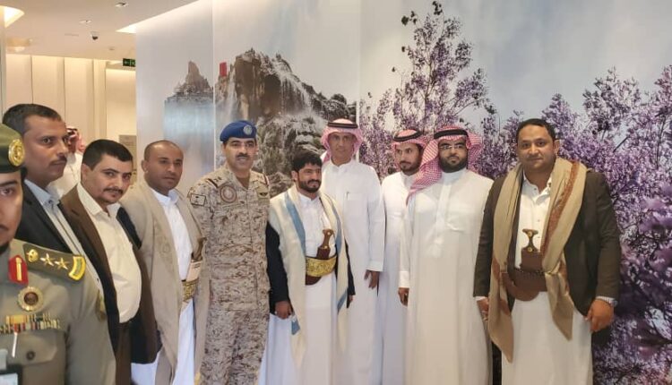 ضجة على مواقع التواصل الاجتماعي بسبب صورة تكشف الطريقة المذلة التي تتعامل السعودية مع المرتزقة وكيف تتعامل مع الحوثي