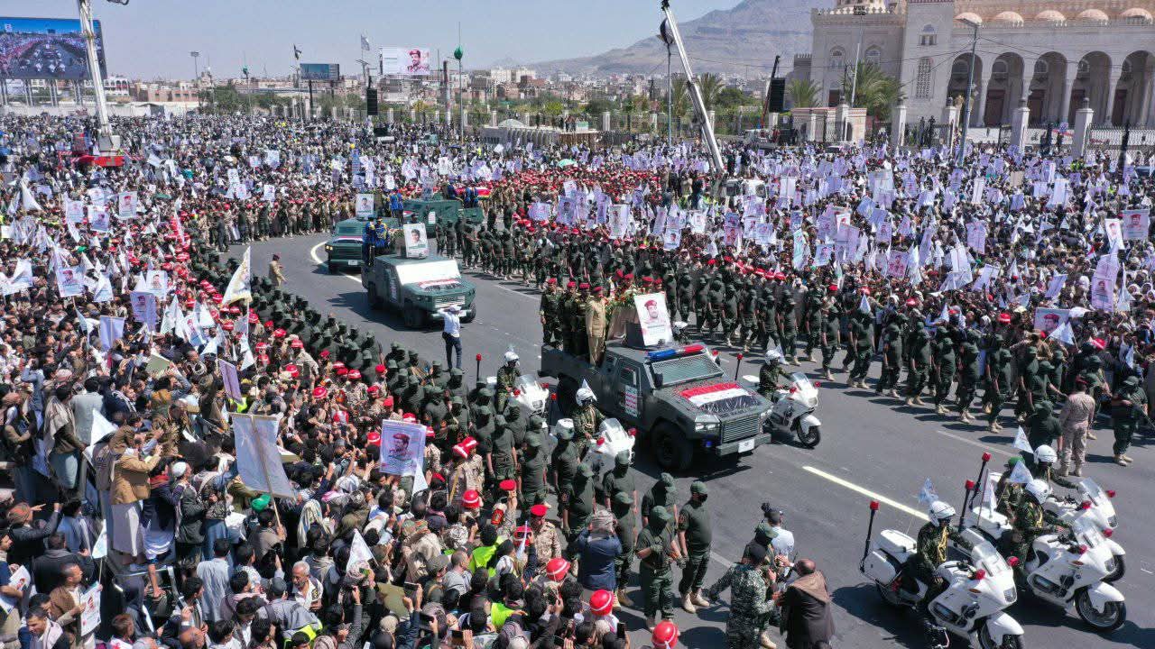 صور : مراسم تشييع الشهيد الفريق الركن المجاهد محمد الغماري بحضور رسمي وشعبي كبير في العاصمة صنعاء